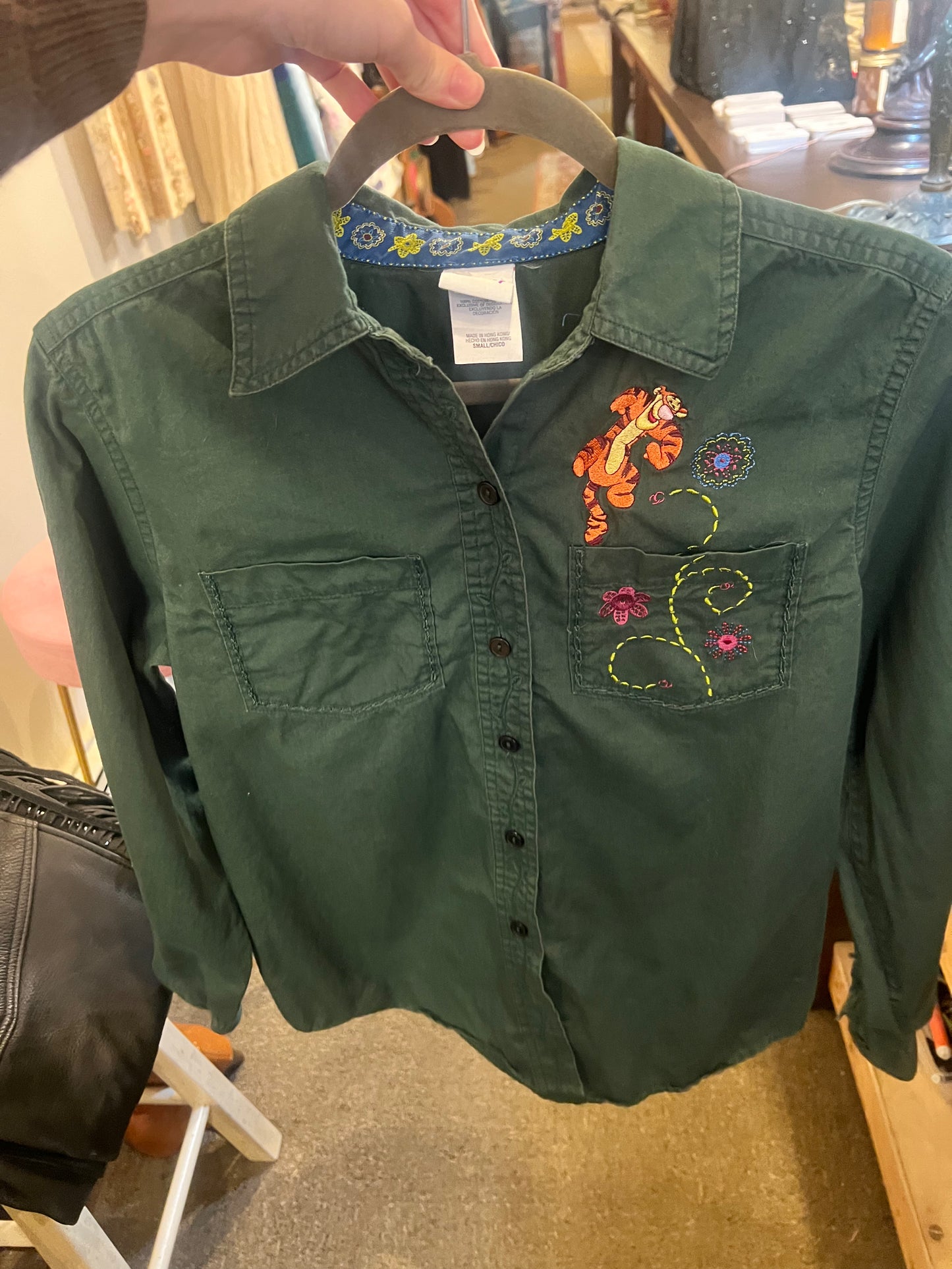 2000s Disney Tigger Embroidered Button Up Shirt