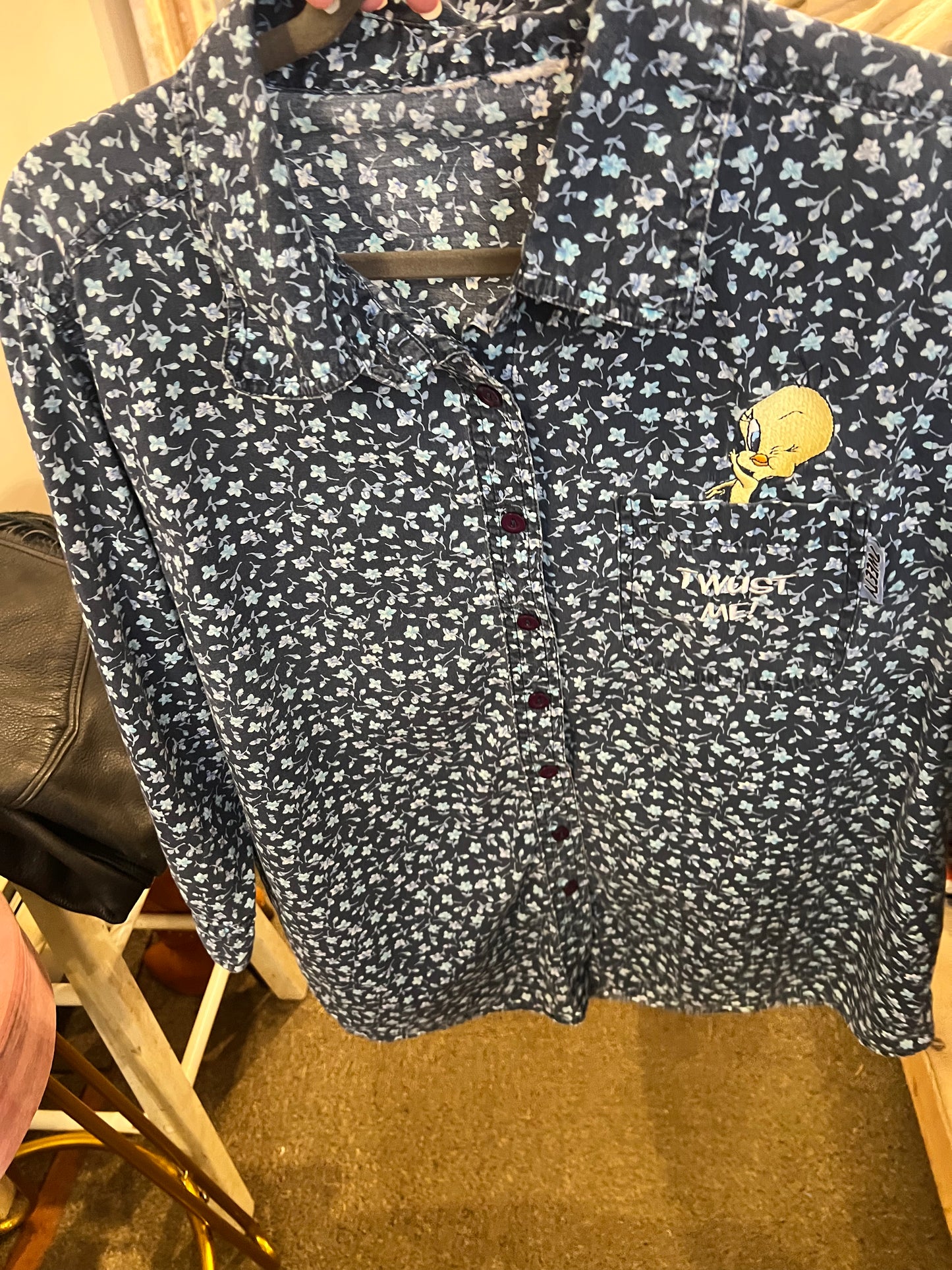 90s/2000s Looney Tunes Tweety Button Up Shirt