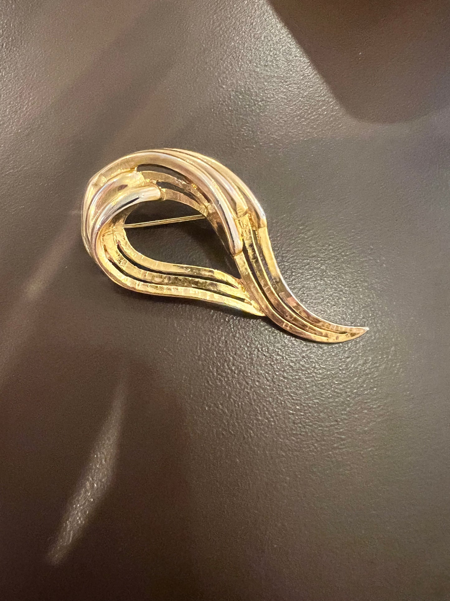 Vintage Swirl Design Brooch
