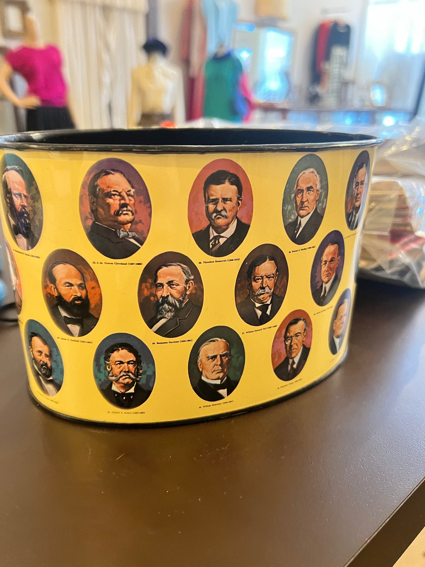 60s Presidents Letter Holder