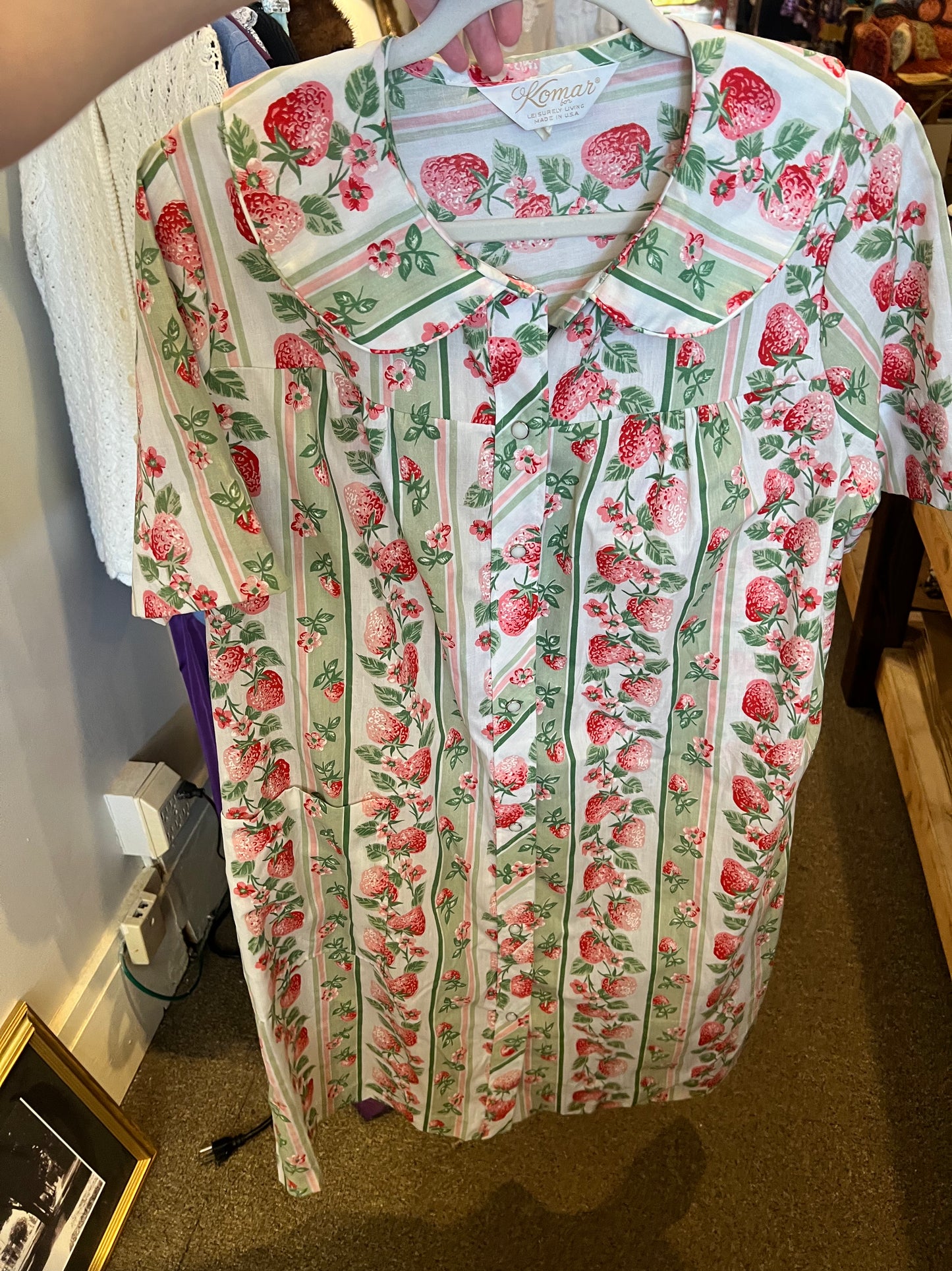 1960s Komar Strawberry Print House Coat Robe