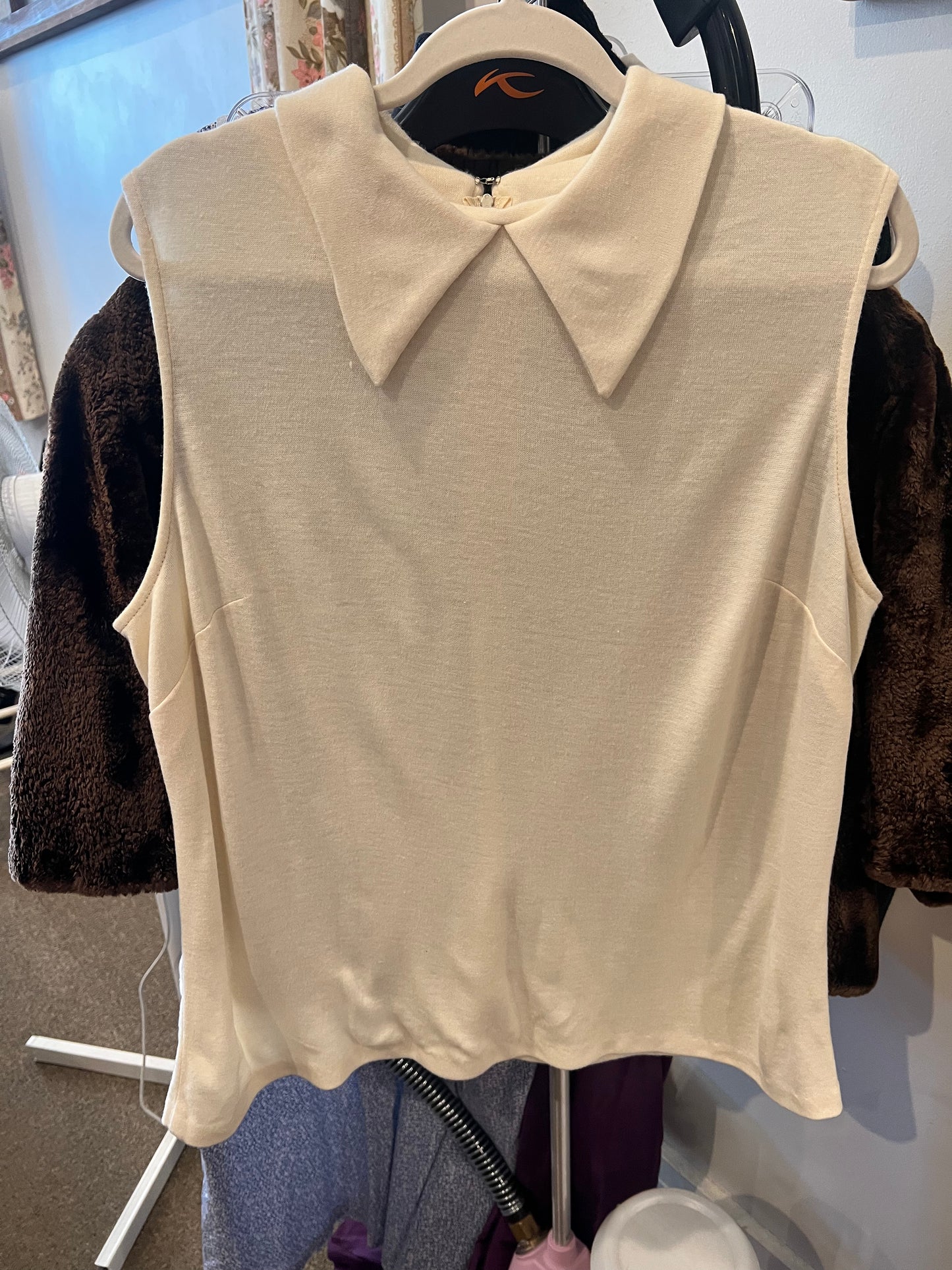 1970s Collared Sleeveless Top