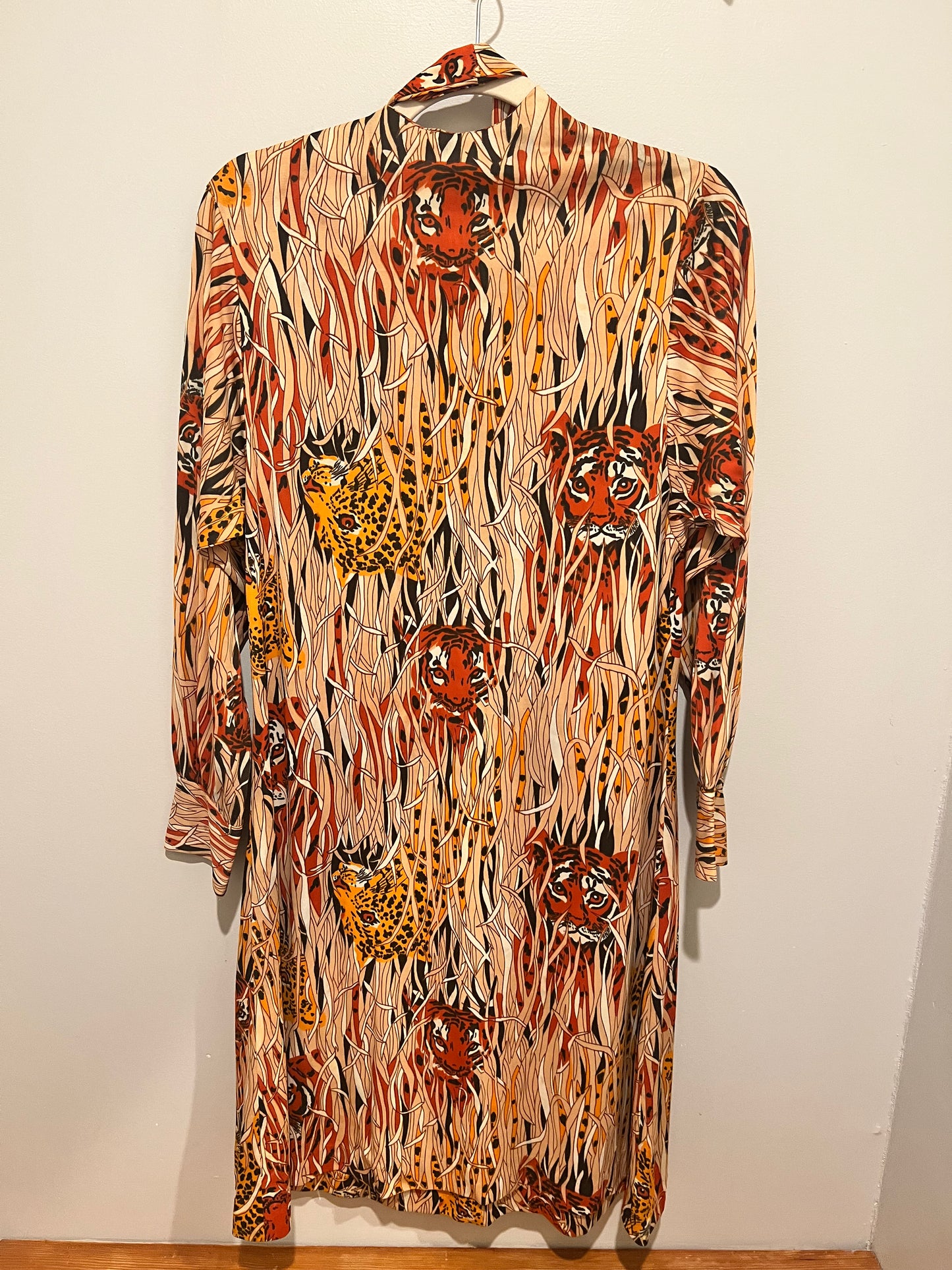 1970s Queens Way to Fashion Tiger Print Dress w/ Tie