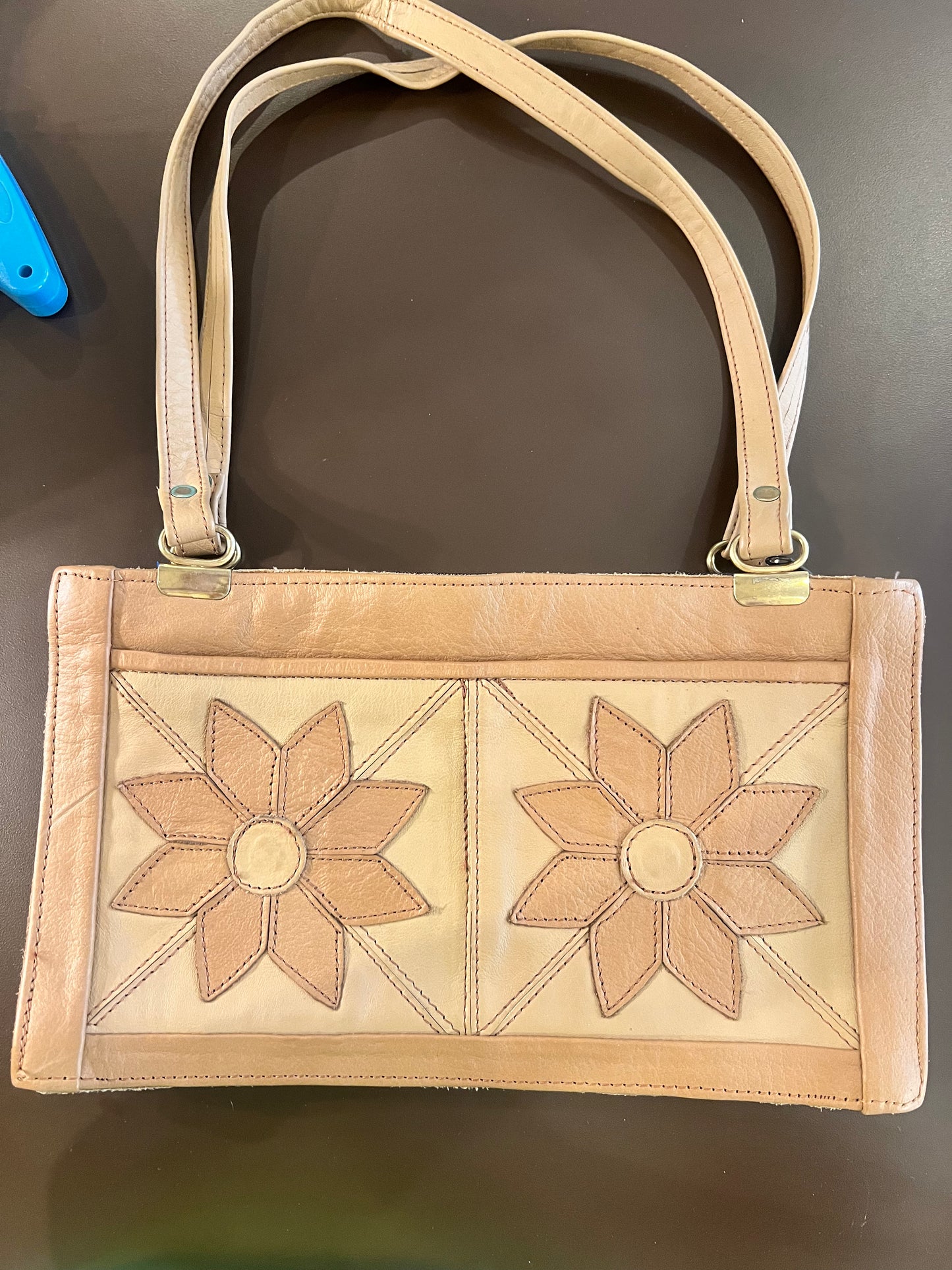 1970s/80s Genuine Leather Flower Design Purse