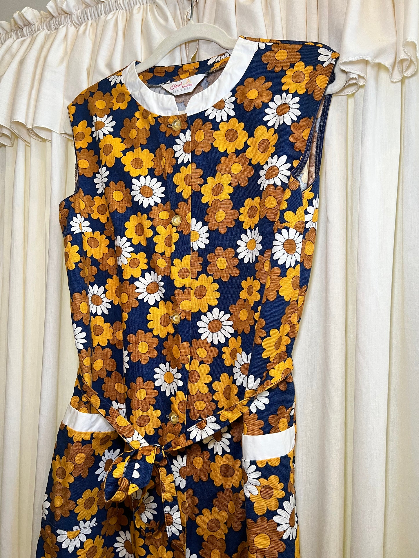 1960s Ideal Bekleidung Floral Button Down Dress