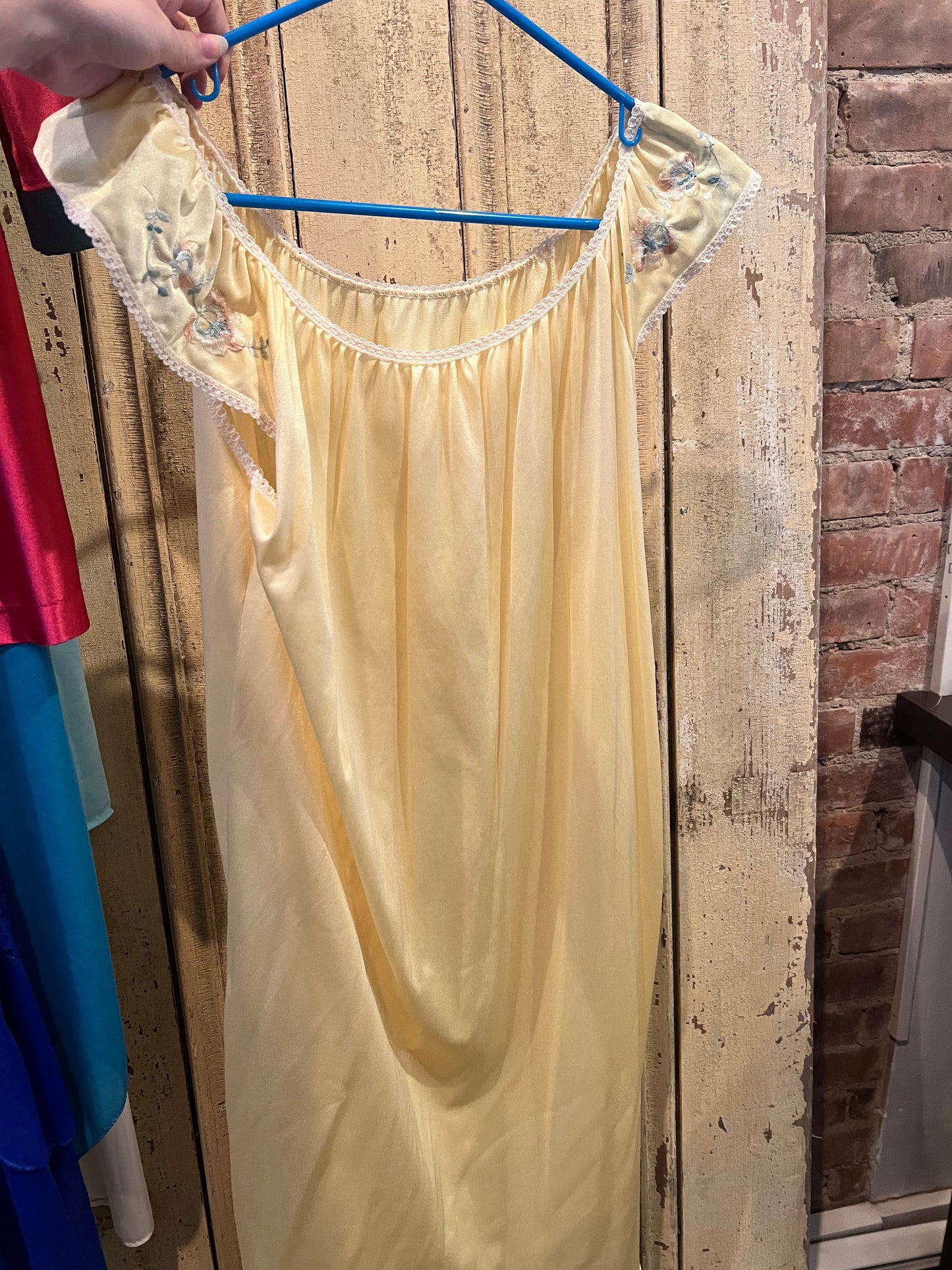 60s Glencraft Lingerie Embroidered Sleeve Nightgown
