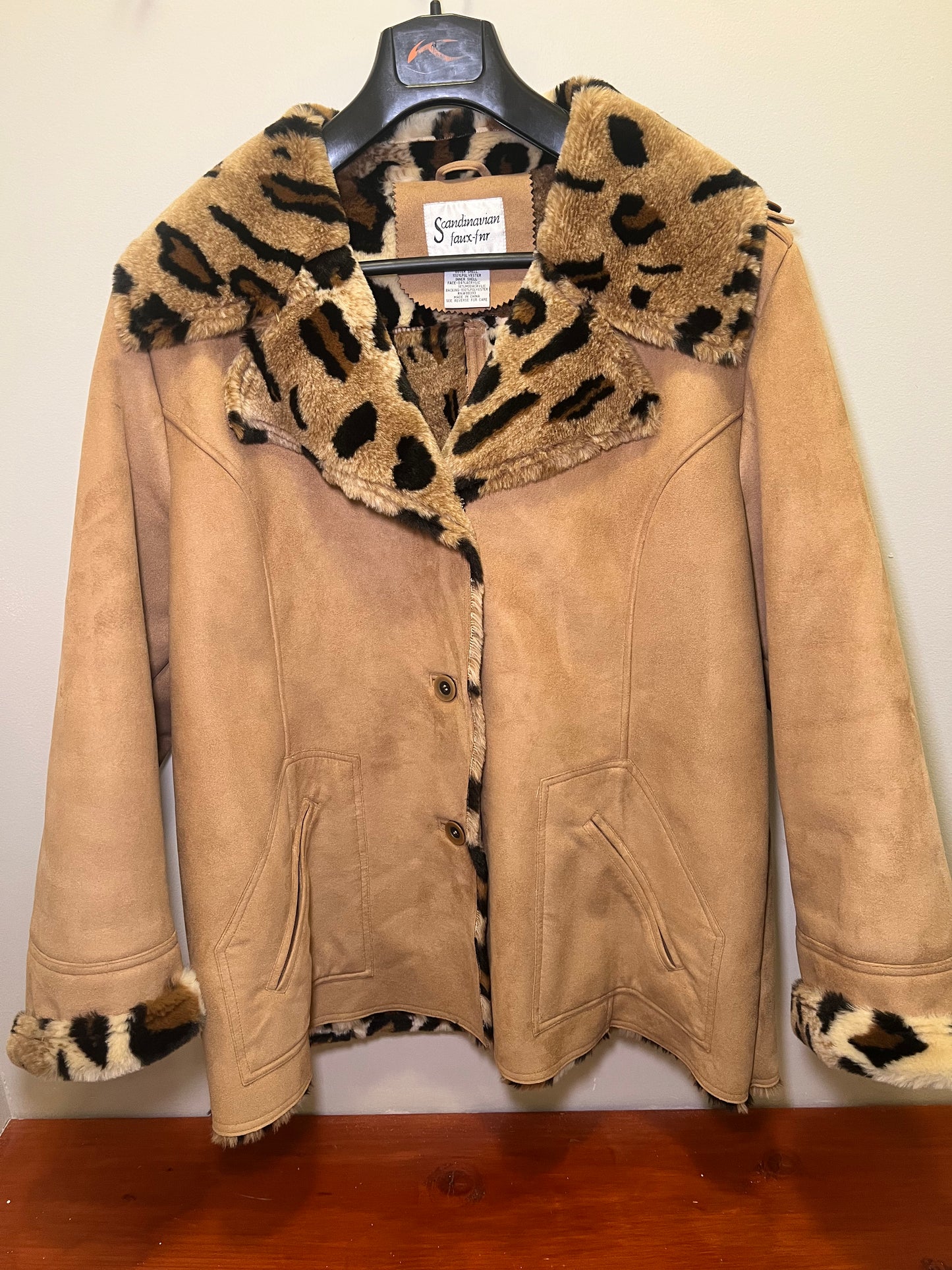 1990s/2000s Scandinavian Faux Fur Cheetah Print Lined Coat
