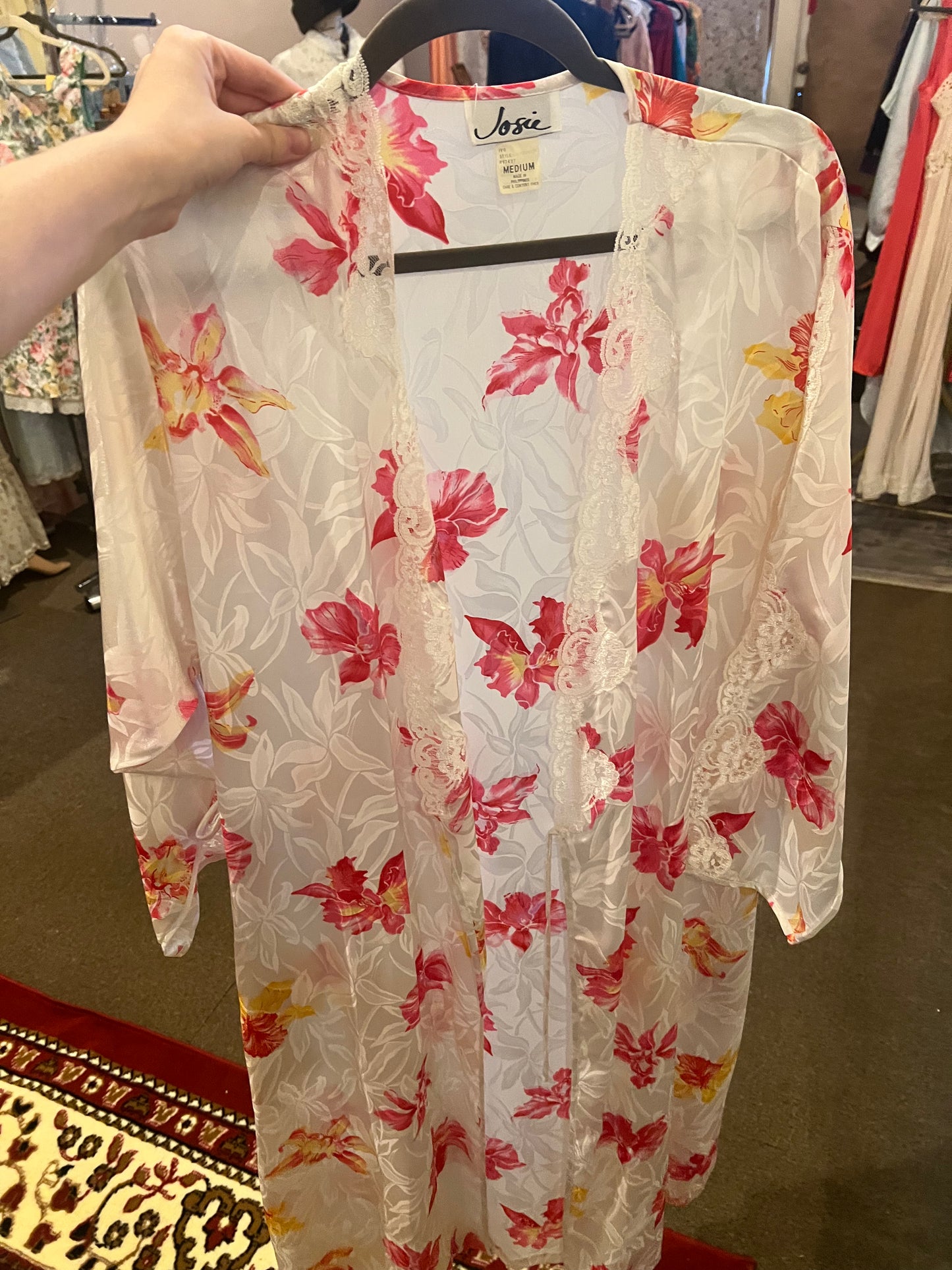 80s Josie Lace Robe