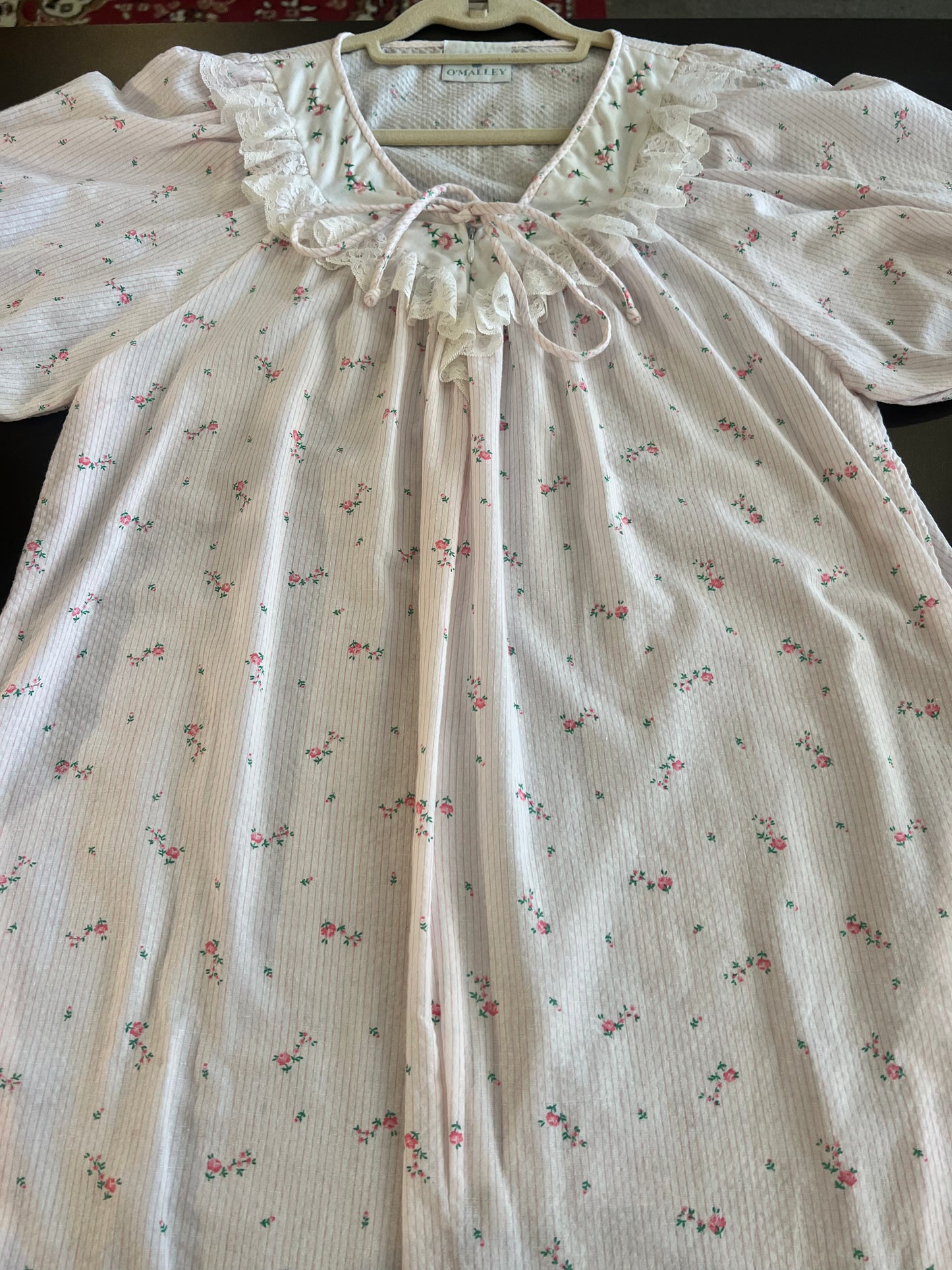 1980s Gilligan O'Malley Floral & Ruffle Detail Nightgown