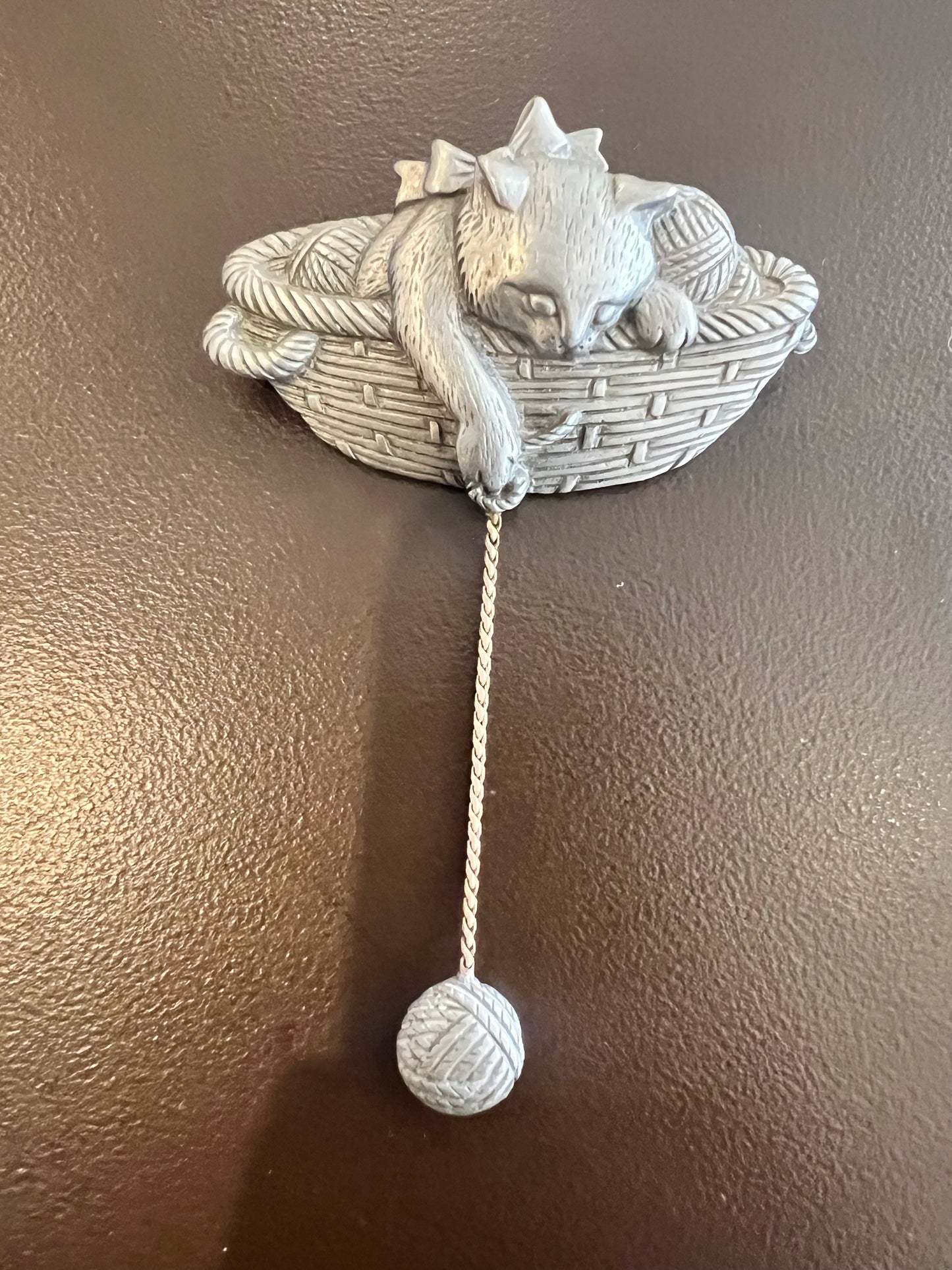 1980s JJ Cat & Yarn Brooch
