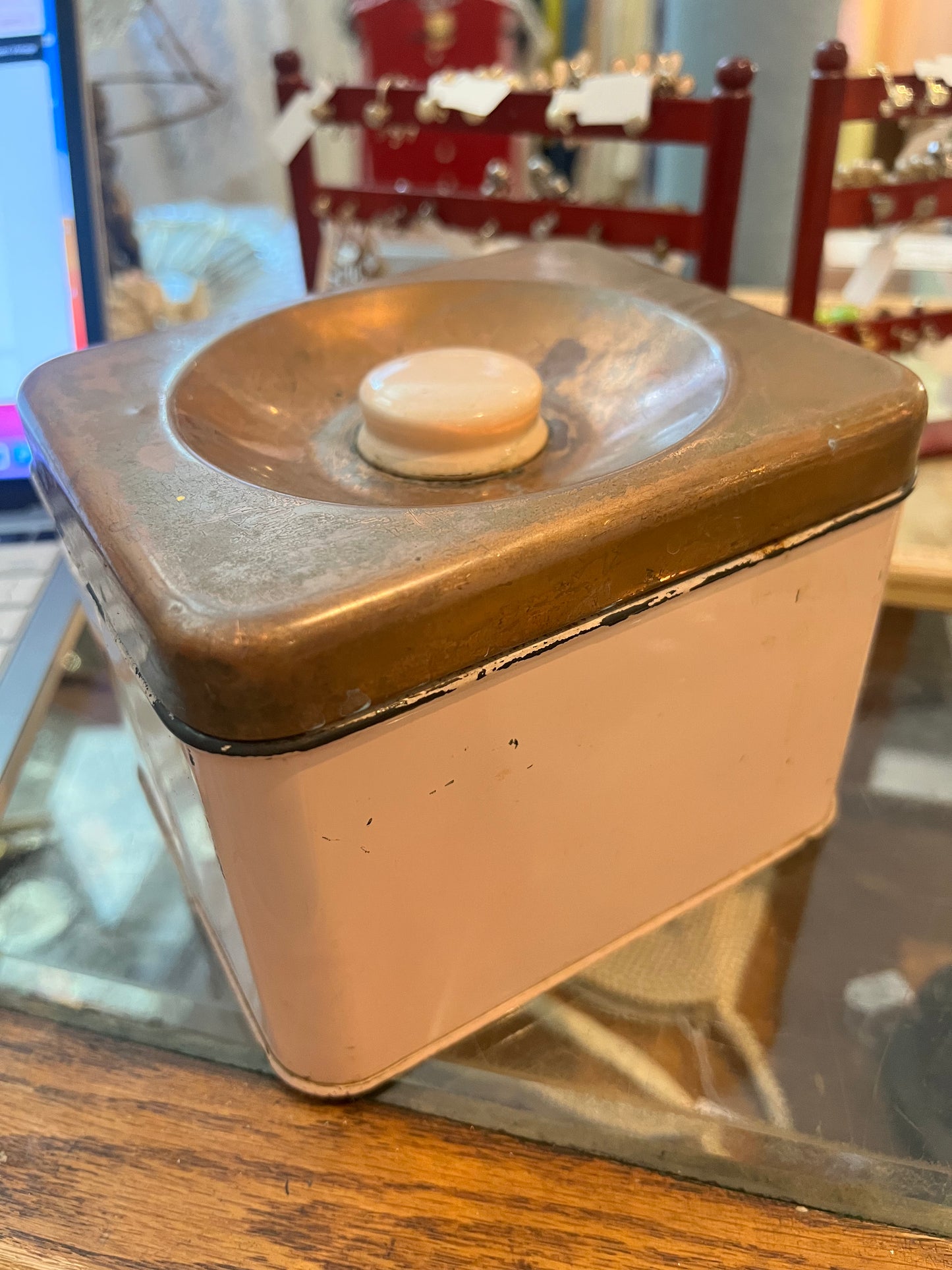 50s Lincoln Kitchen Tin