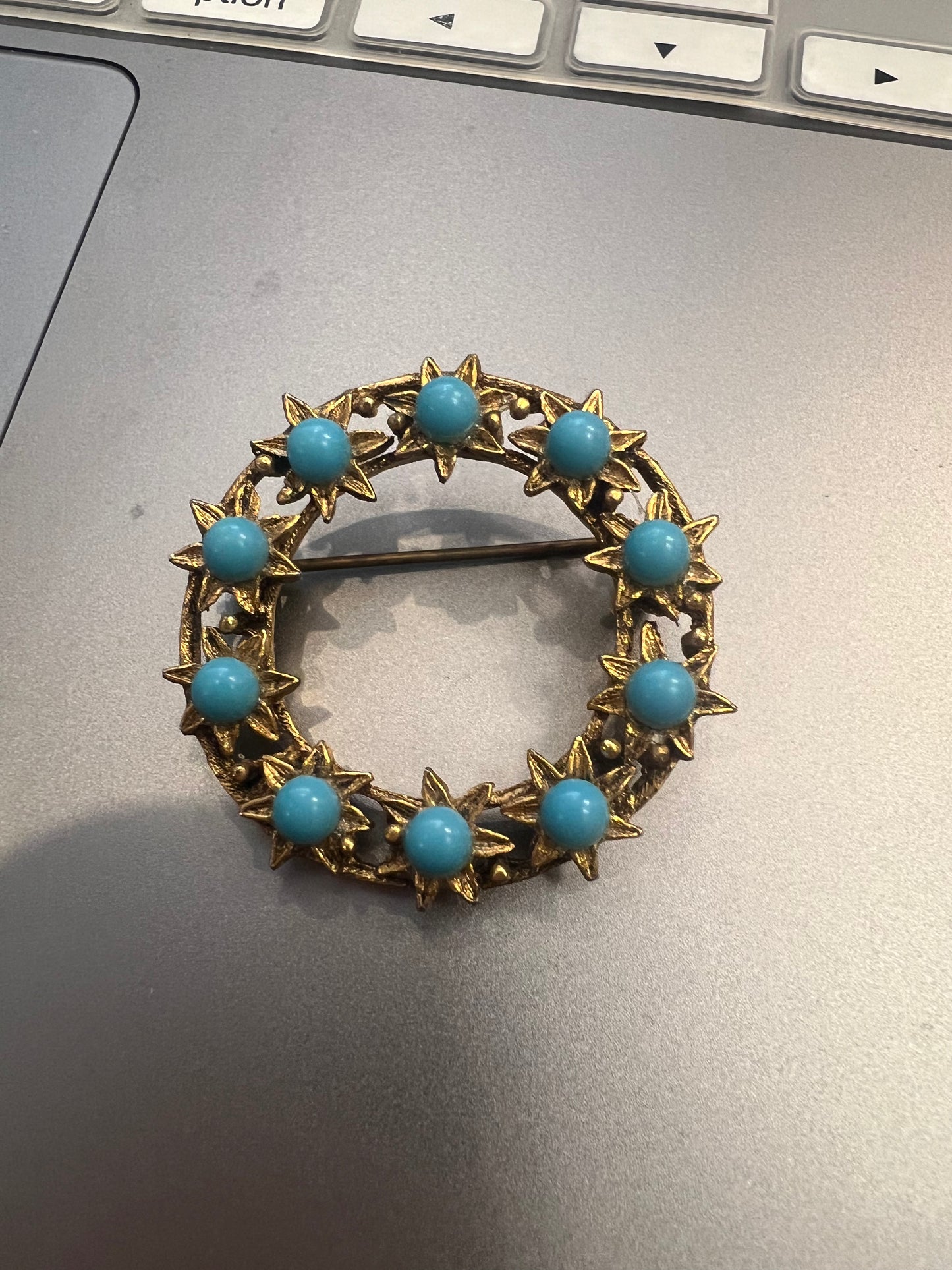 Turquoise Star Round Pin