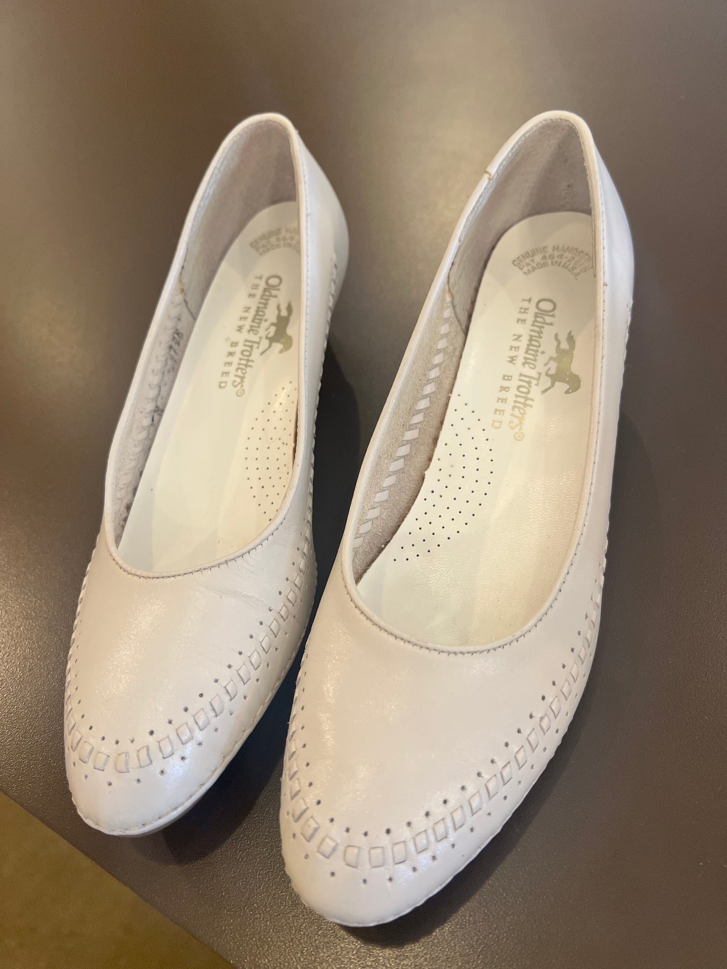 80s Oldmaine Trotters White Leather Heels