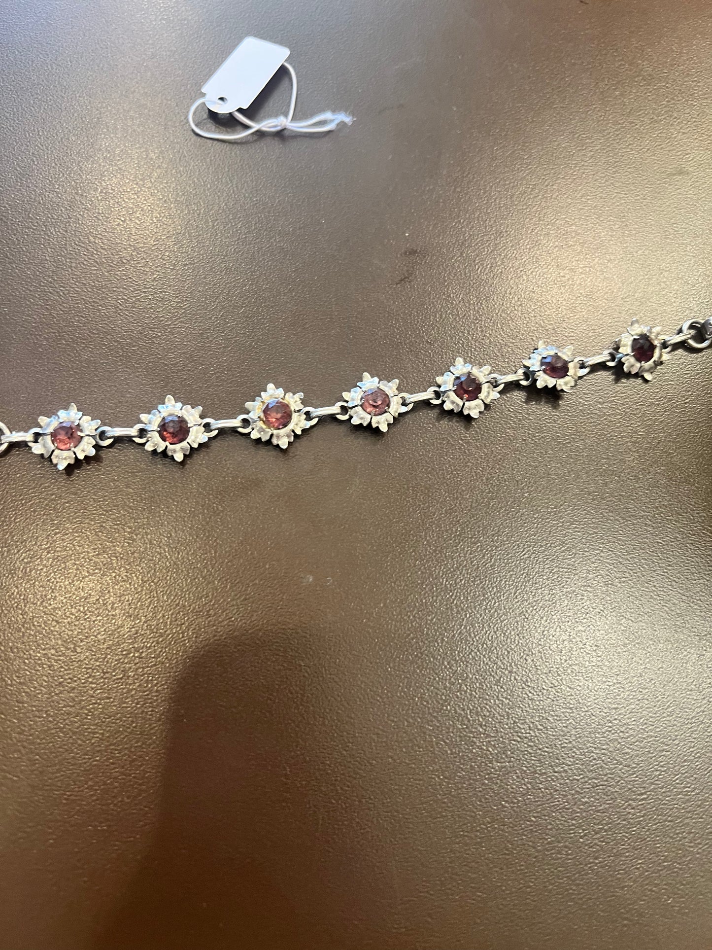 Flower Design Linked Bracelet