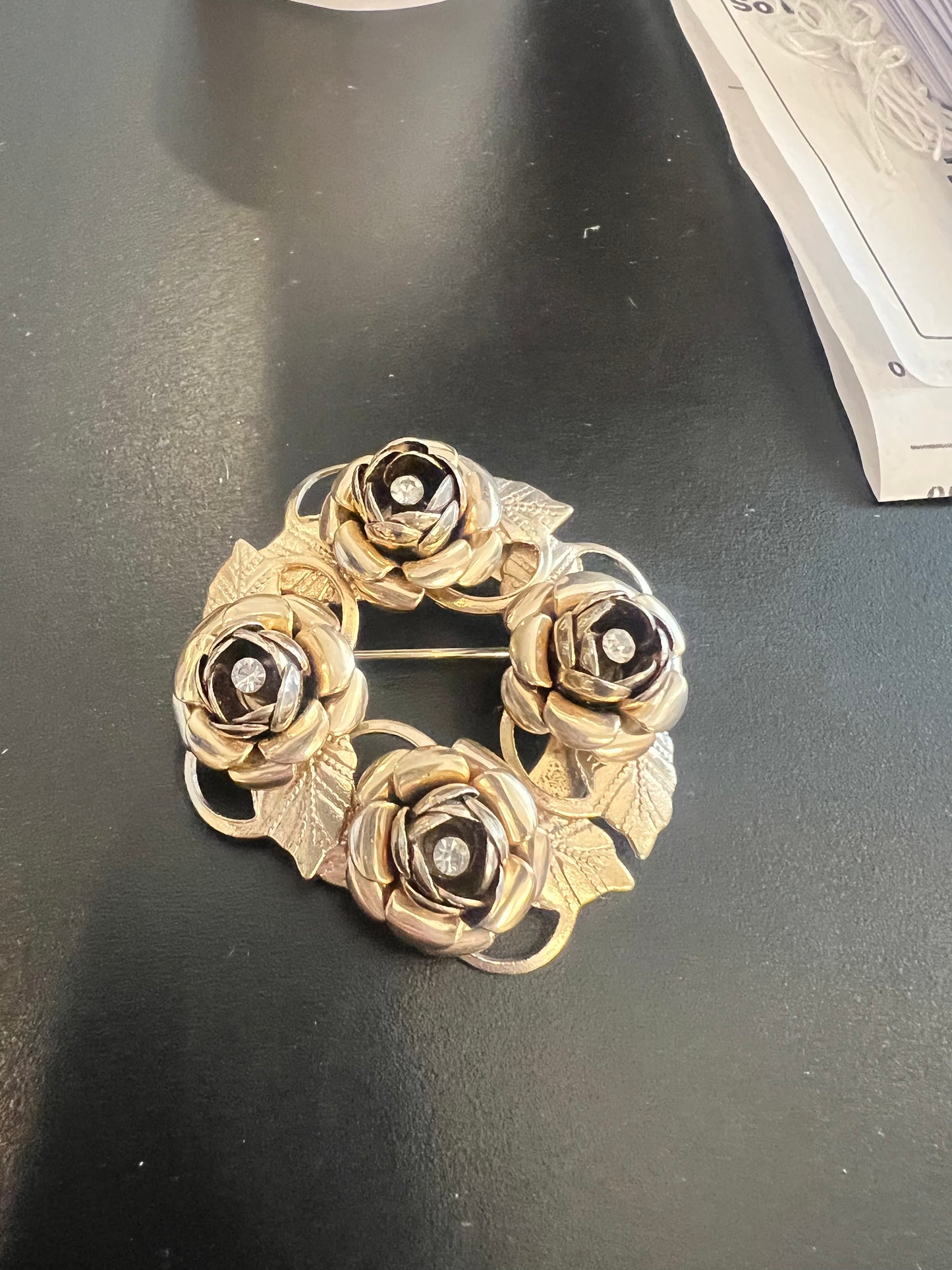 60s Floral Wreath Brooch