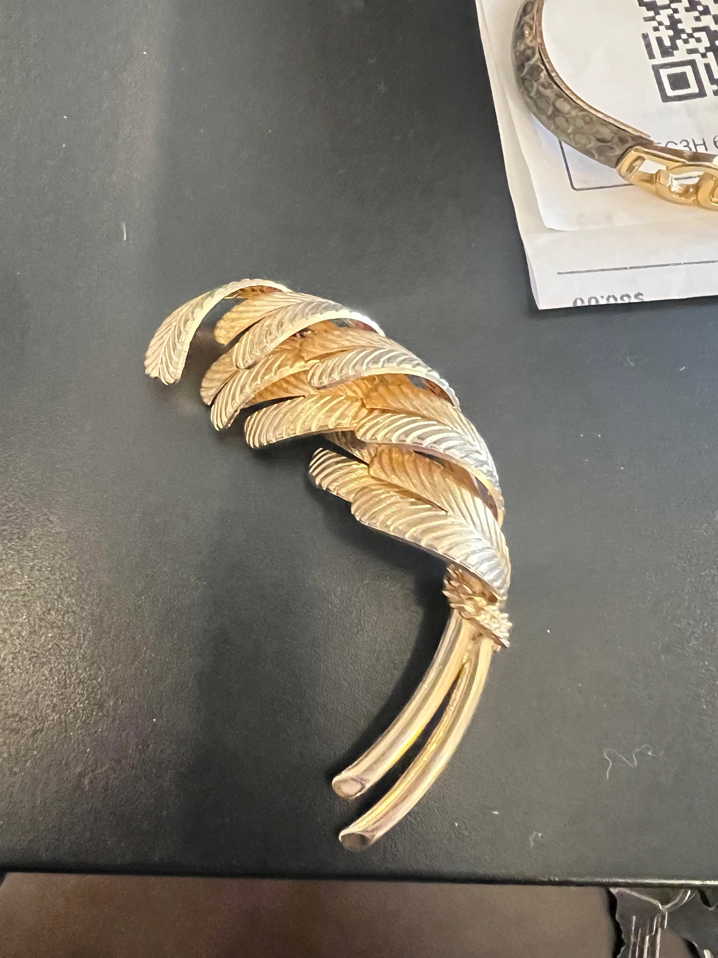 Vintage Gold Tone 3D Leaf Feather Brooch