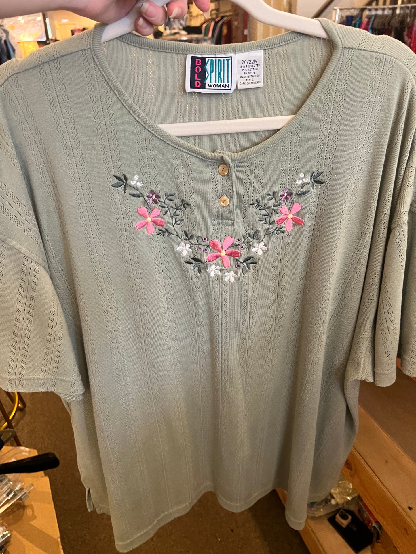 80s/90s Bold Spirit Woman Floral Embroidered Top