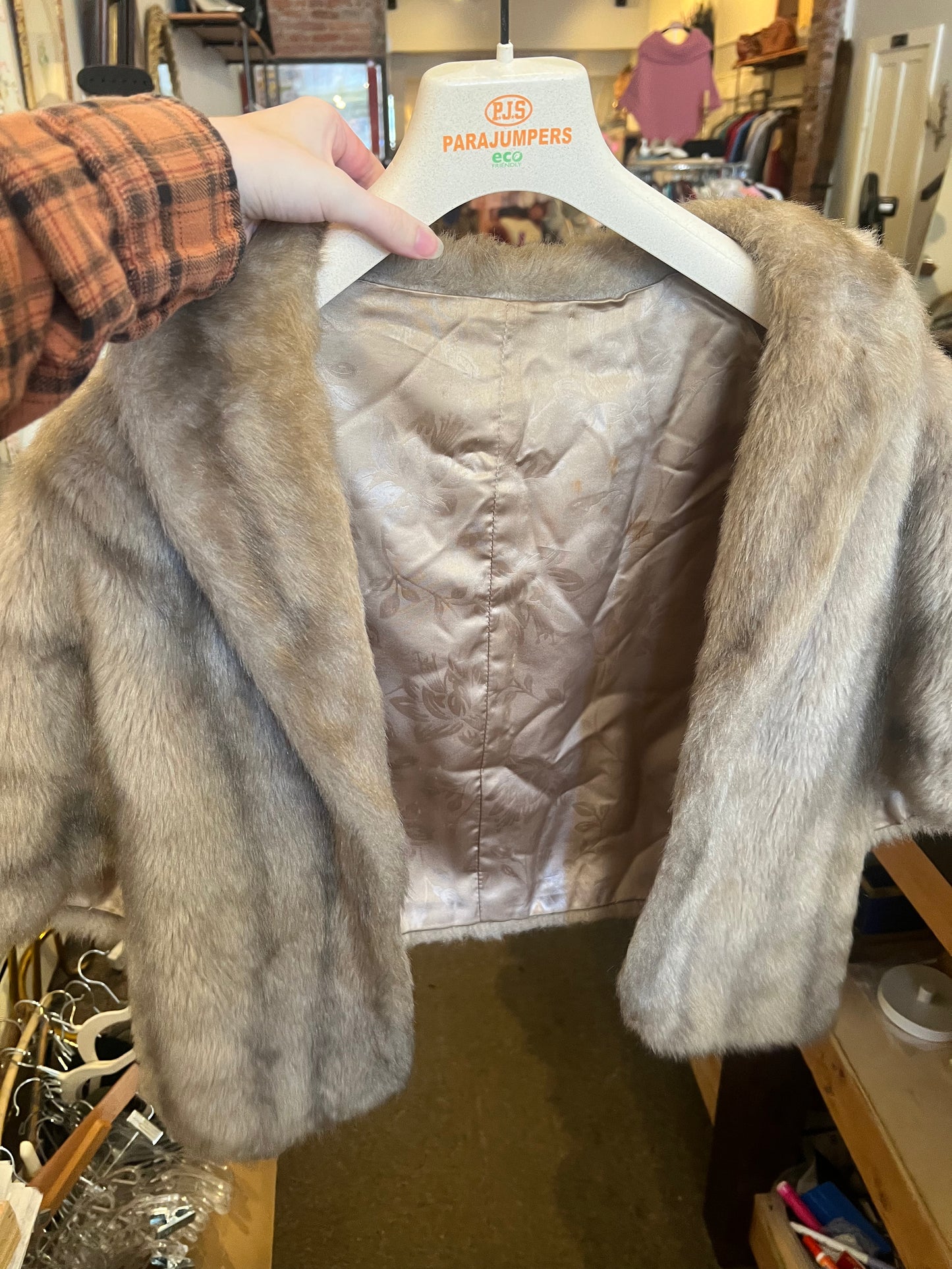 60s Regina Glenara by Glenoit Fur Shawl
