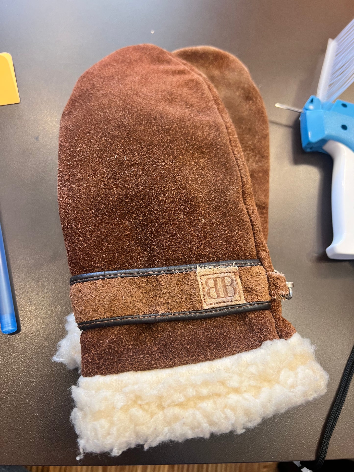 Vintage BB Leather Mittens