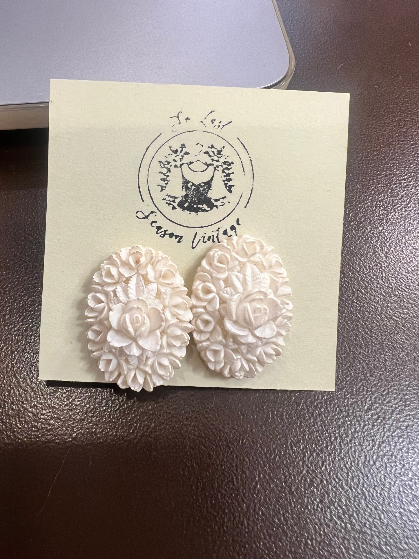 50s Flower Carved Earrings