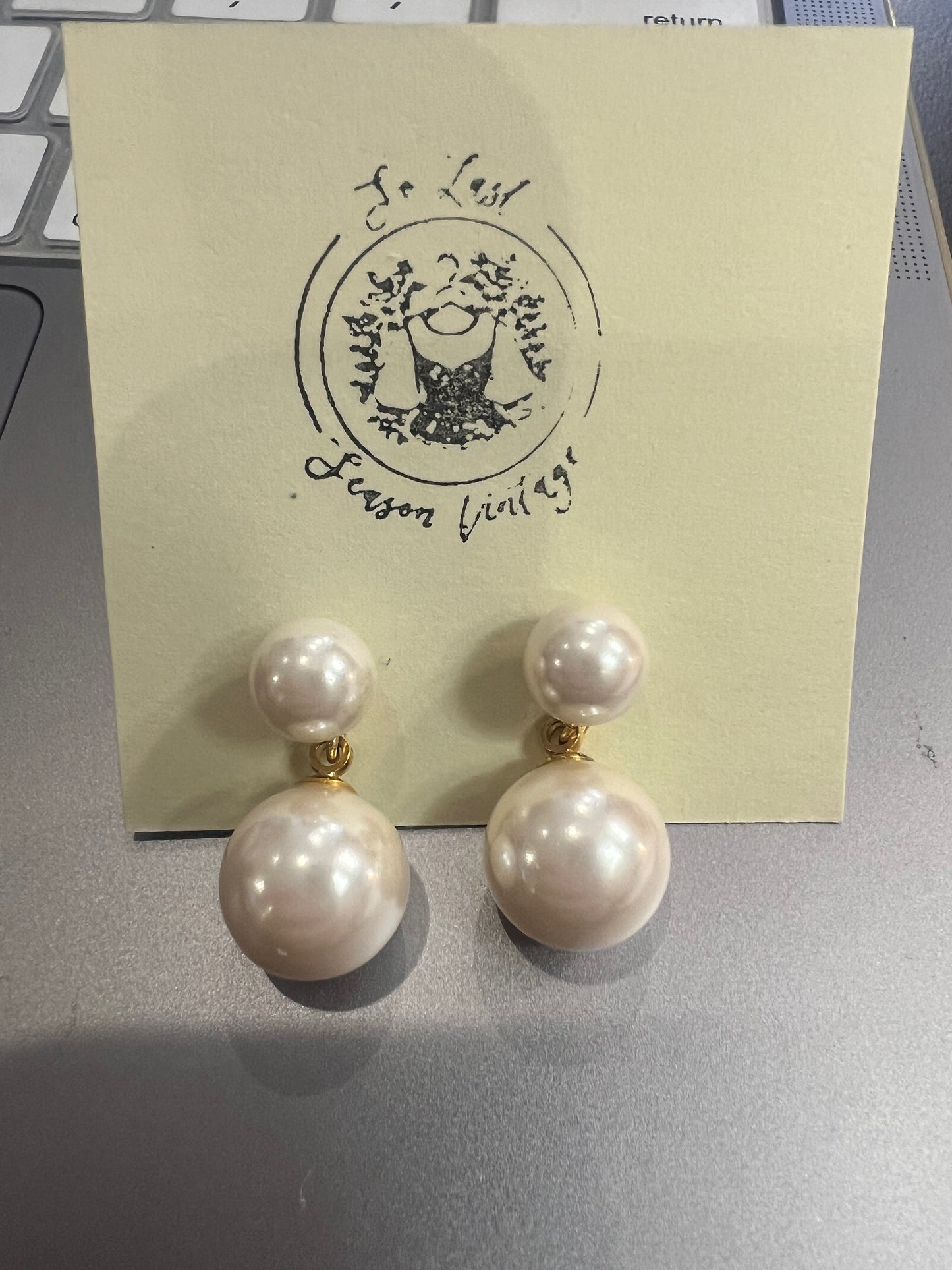 Vintage Gold Tone Pearl Drop Earrings